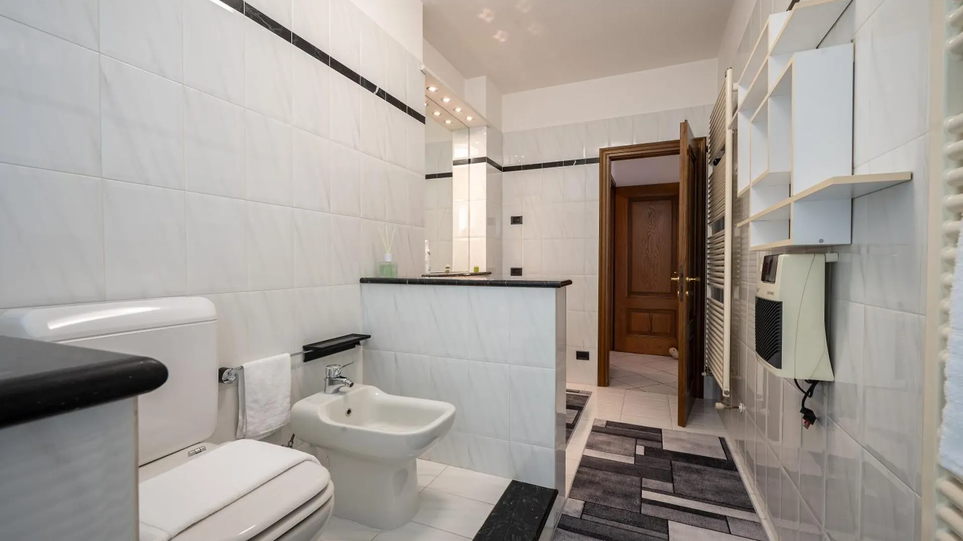Three Bedroom Apartment - Lake View - Larihome A57 Dongo